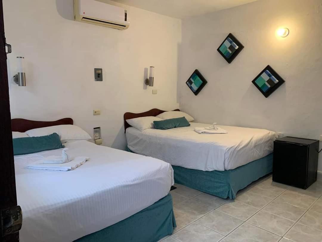 Hotel Hermanos Aguilar Cozumel Esterno foto