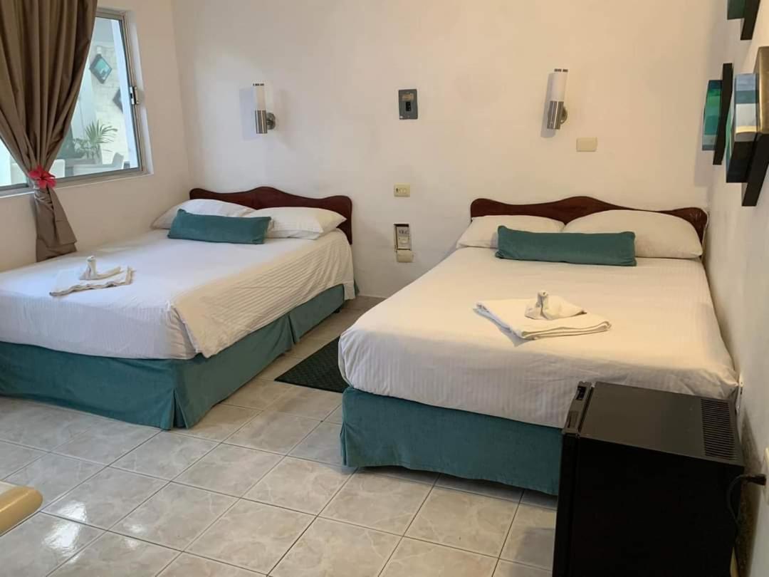 Hotel Hermanos Aguilar Cozumel Esterno foto